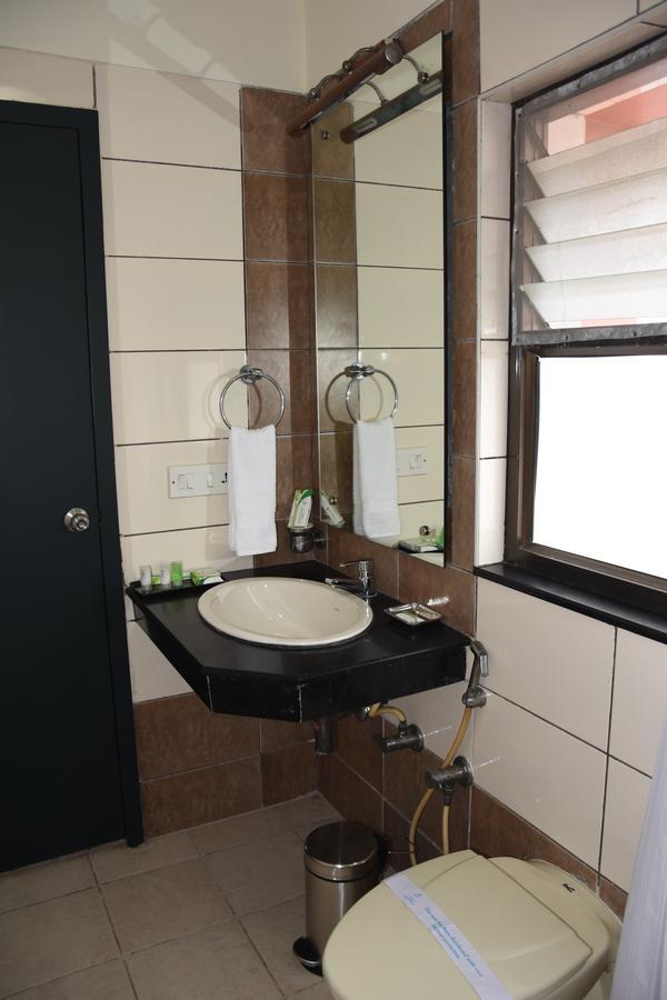 Ulo Chennai Deluxe Hotel Zewnętrze zdjęcie
