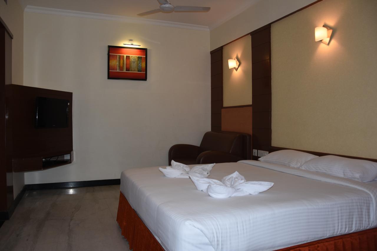 Ulo Chennai Deluxe Hotel Zewnętrze zdjęcie